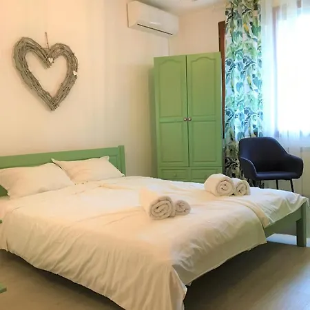 Dimitrovi - Peaceful Near With Garden, Sarafovo 4* Бургас