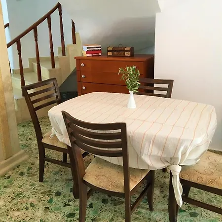 Gasthuis Dimitrovi - Peaceful Near With Garden, Sarafovo Burgas Stad